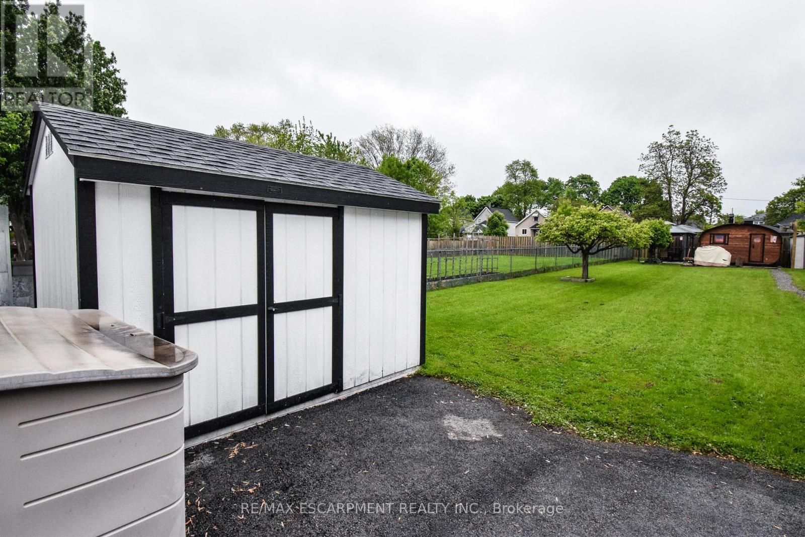 258 Hellems Avenue, Welland (Welland Downtown), Ontario  L3B 3B7 - Photo 6 - X12189523