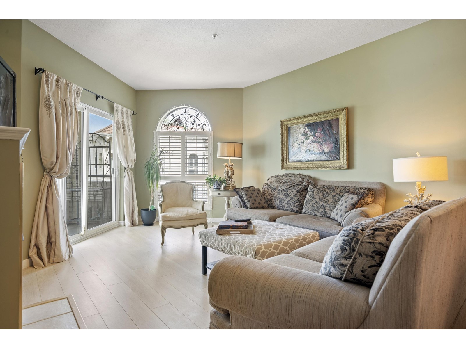 408 3176 Gladwin Road, Abbotsford, British Columbia  V2T 6R7 - Photo 4 - R3008402
