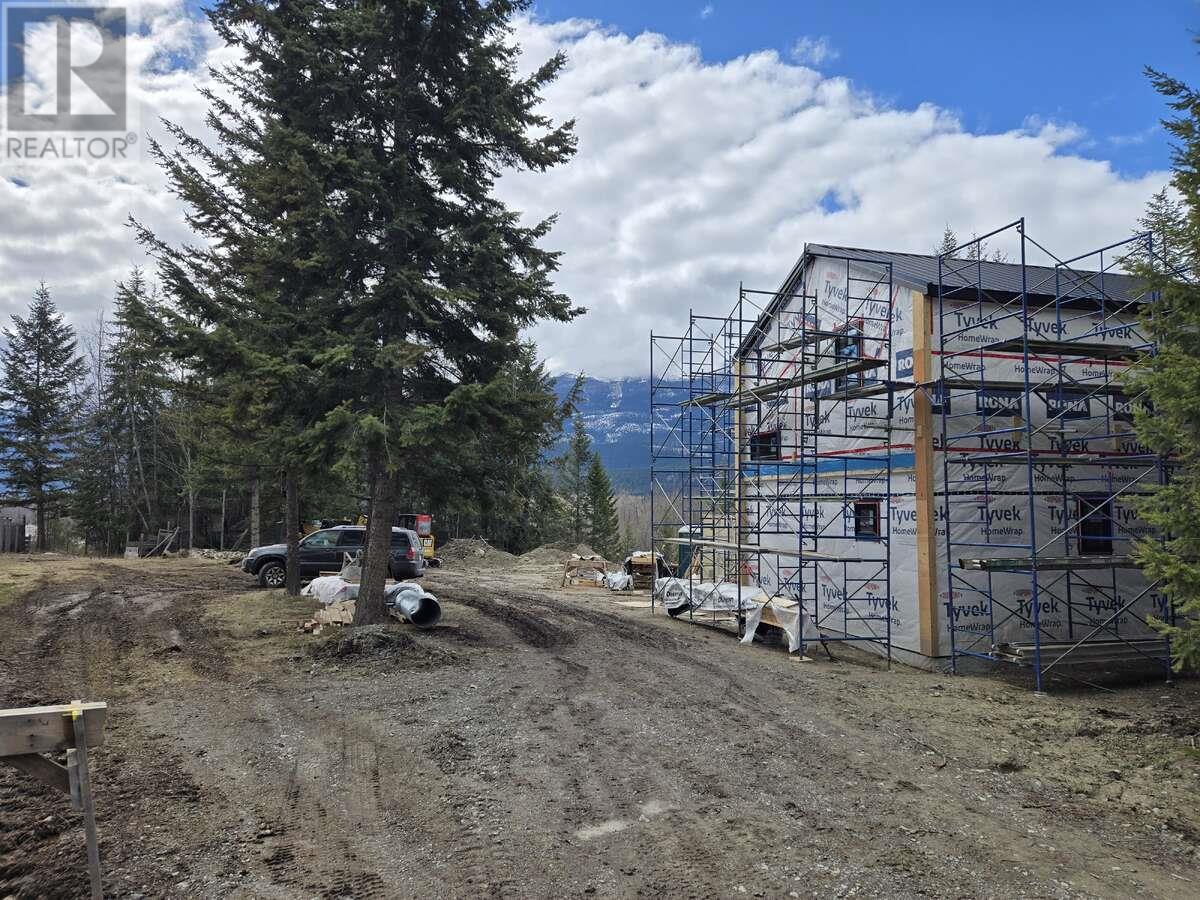 640 95 Highway, Golden, BC V0A1H2