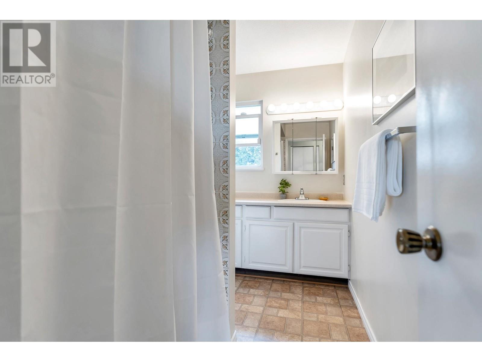 11900 Dewsbury Drive, Richmond, British Columbia  V6X 2Y7 - Photo 12 - R3009665