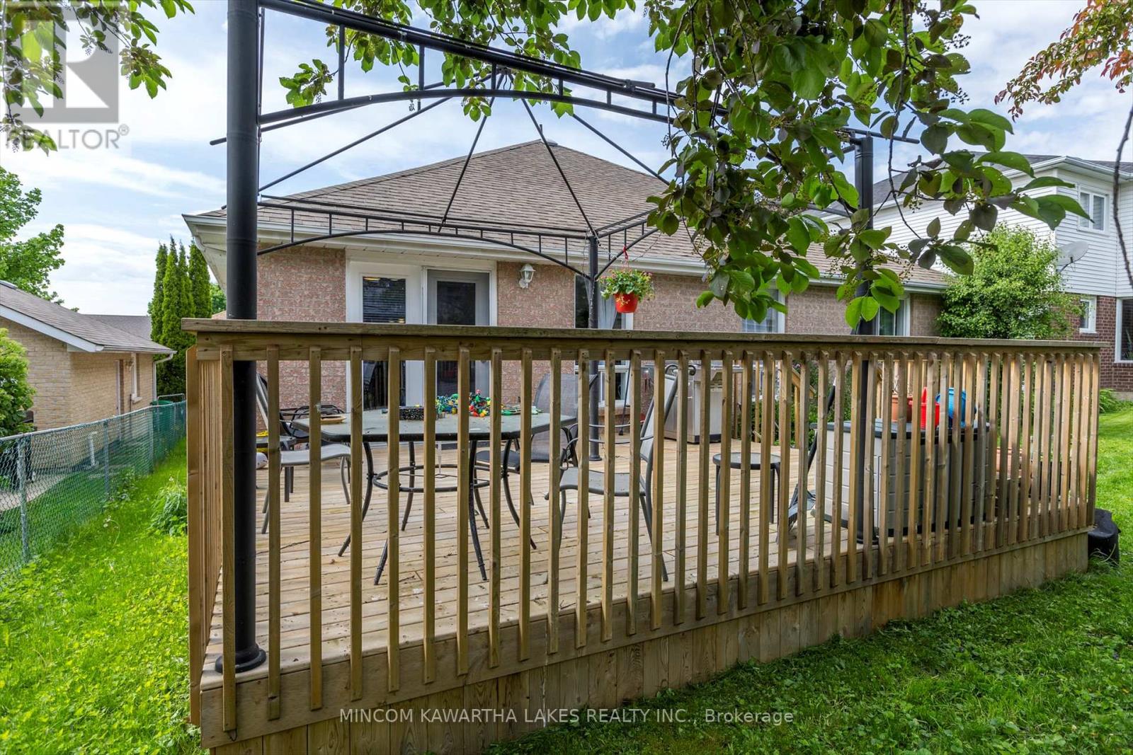 557 Westman Avenue, Peterborough West, Ontario  K9K 2E6 - Photo 41 - X12189719