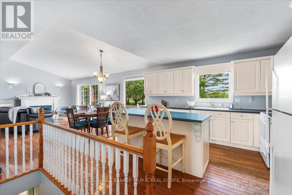 790 Hamilton Road, Quinte West, Ontario  K8N 4Z5 - Photo 3 - X12189733