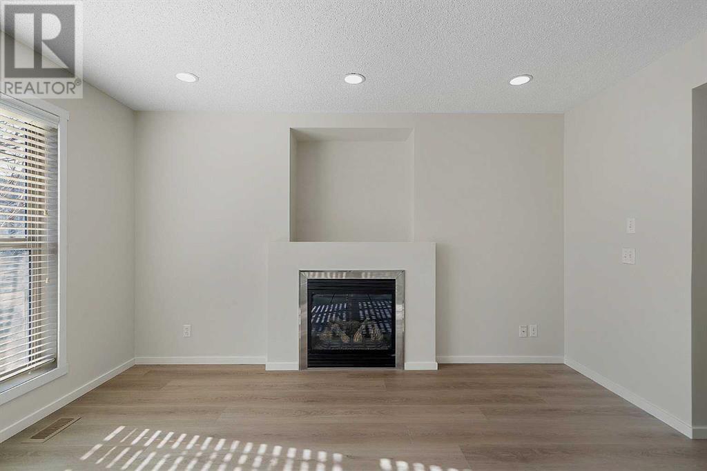 147 89 Street Sw, Calgary, Alberta  T3H 0M4 - Photo 6 - A2215333