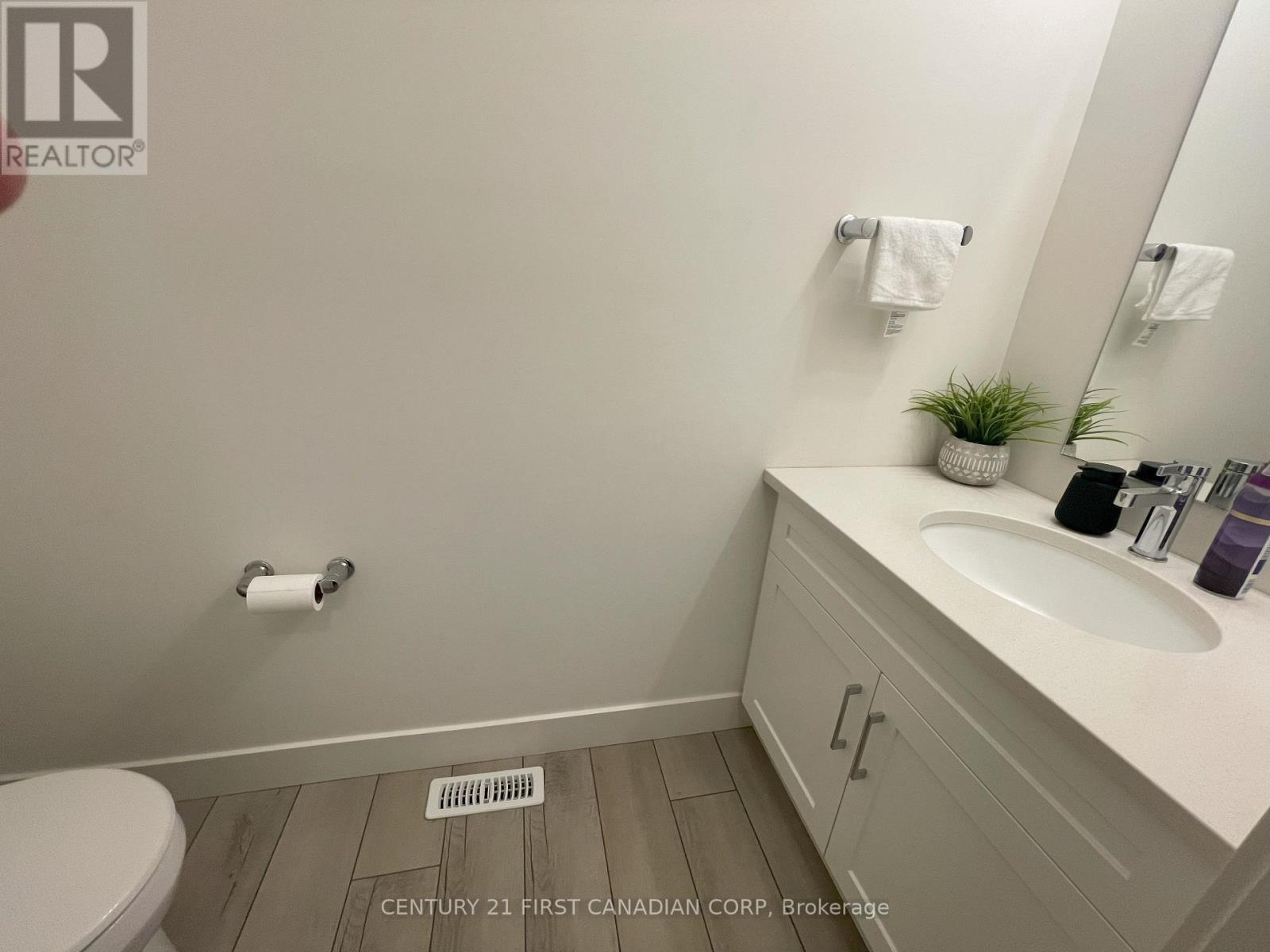 1395 Twilite Boulevard, London North, Ontario  N6G 0S8 - Photo 12 - X12189640