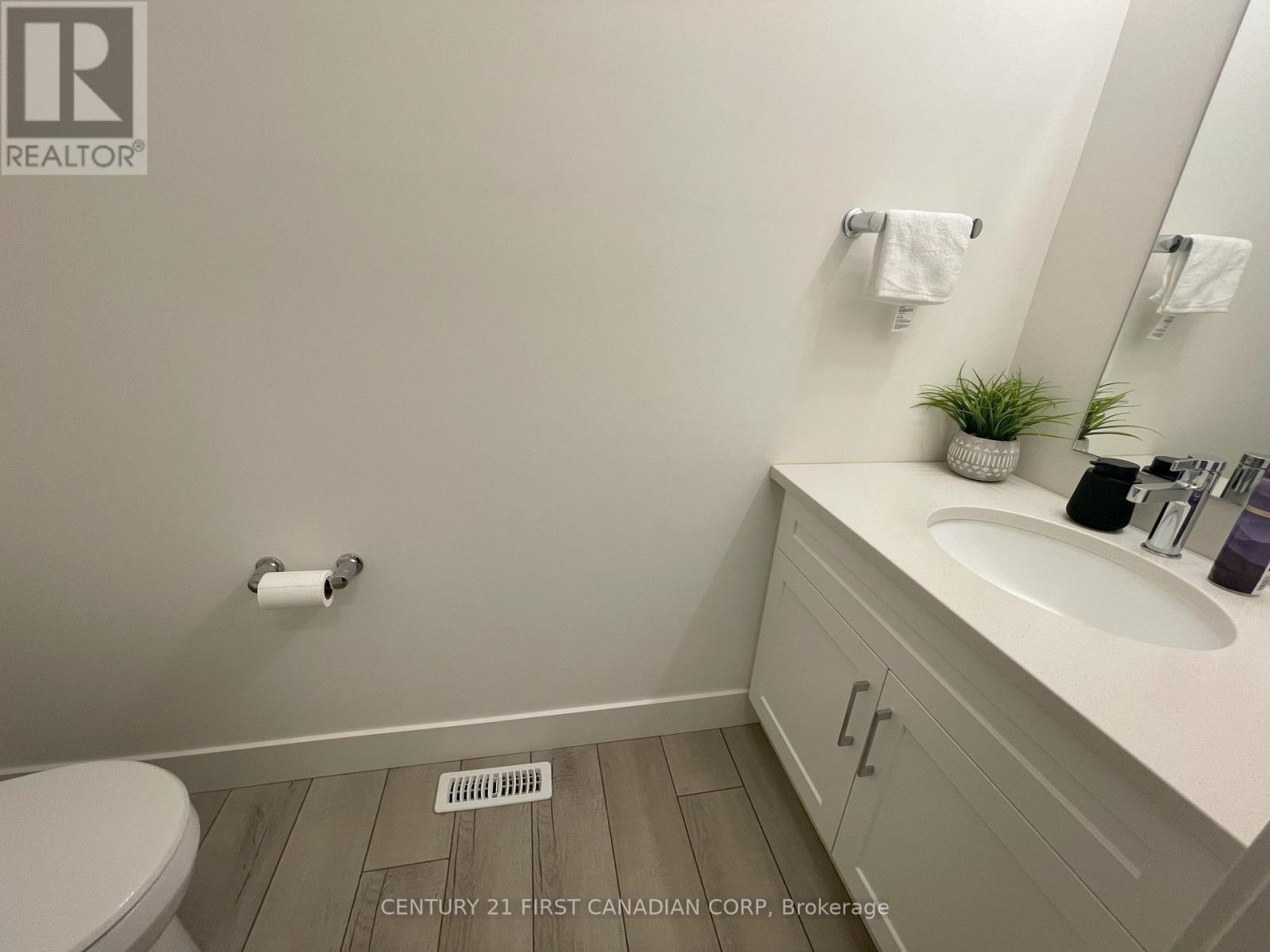 1395 Twilite Boulevard, London North, Ontario  N6G 0S8 - Photo 13 - X12189640
