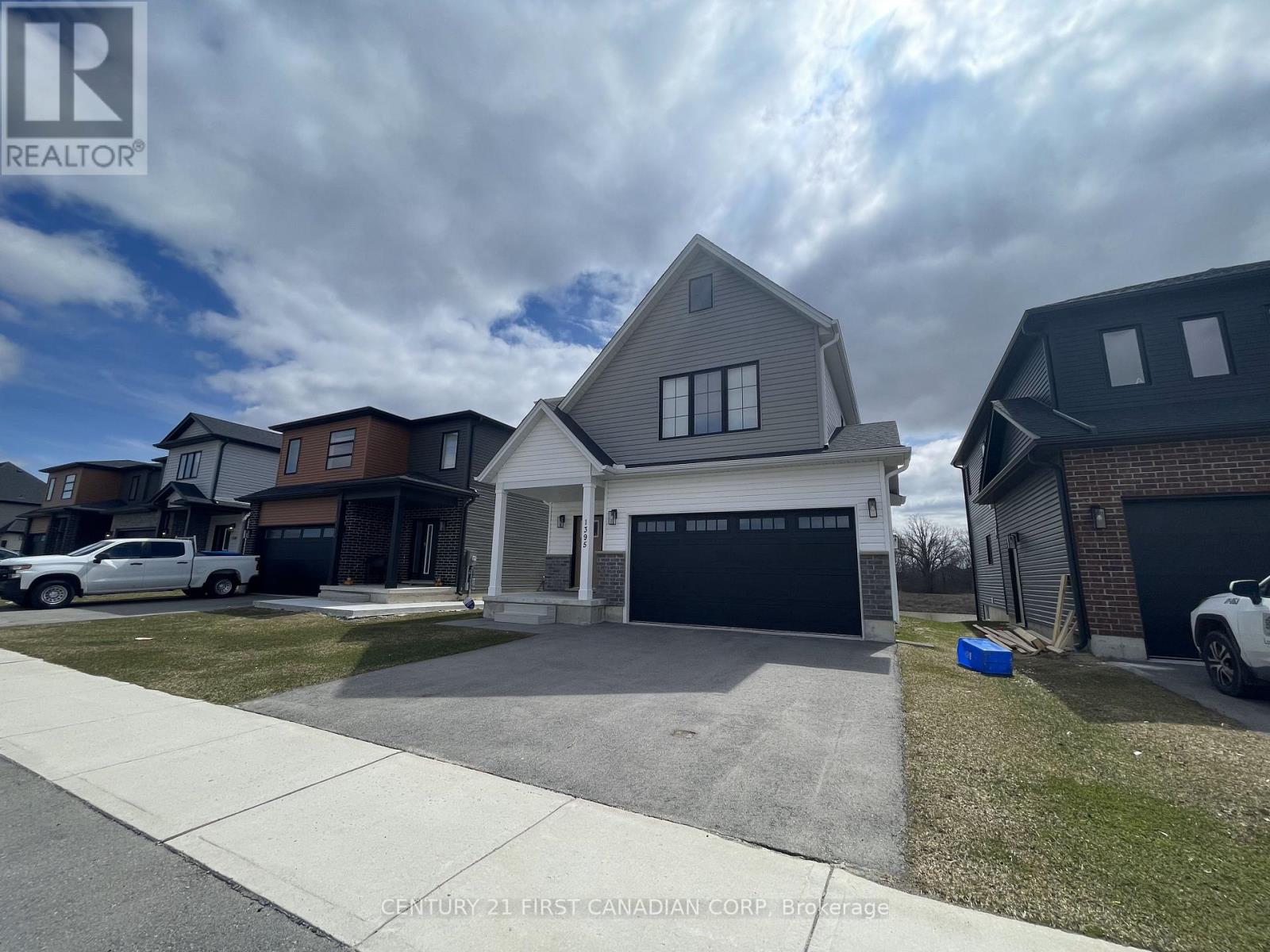 1395 Twilite Boulevard, London North, Ontario  N6G 0S8 - Photo 3 - X12189640