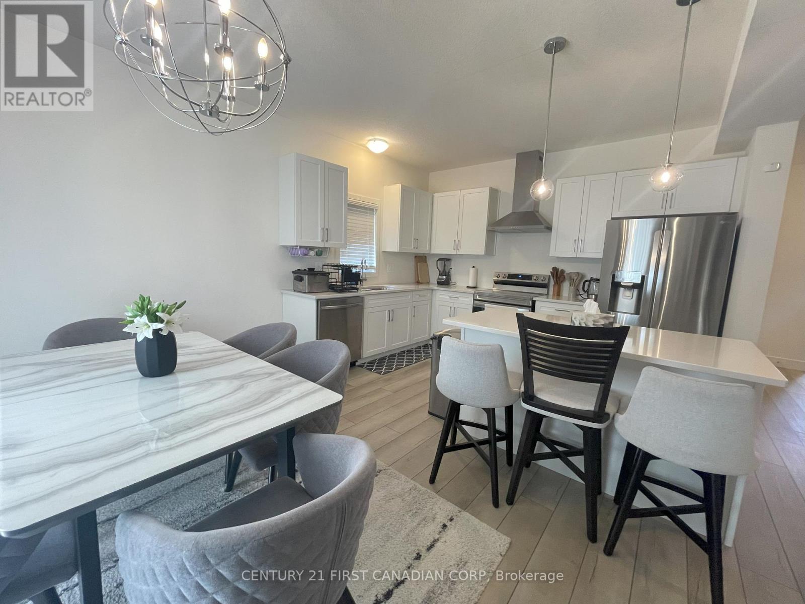 1395 Twilite Boulevard, London North, Ontario  N6G 0S8 - Photo 5 - X12189640