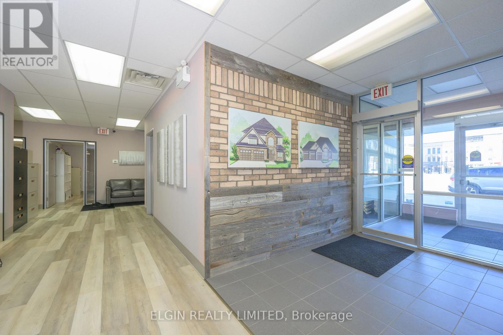 5 - 9 Princess Avenue, St. Thomas, Ontario  N5R 3V3 - Photo 3 - X12189657