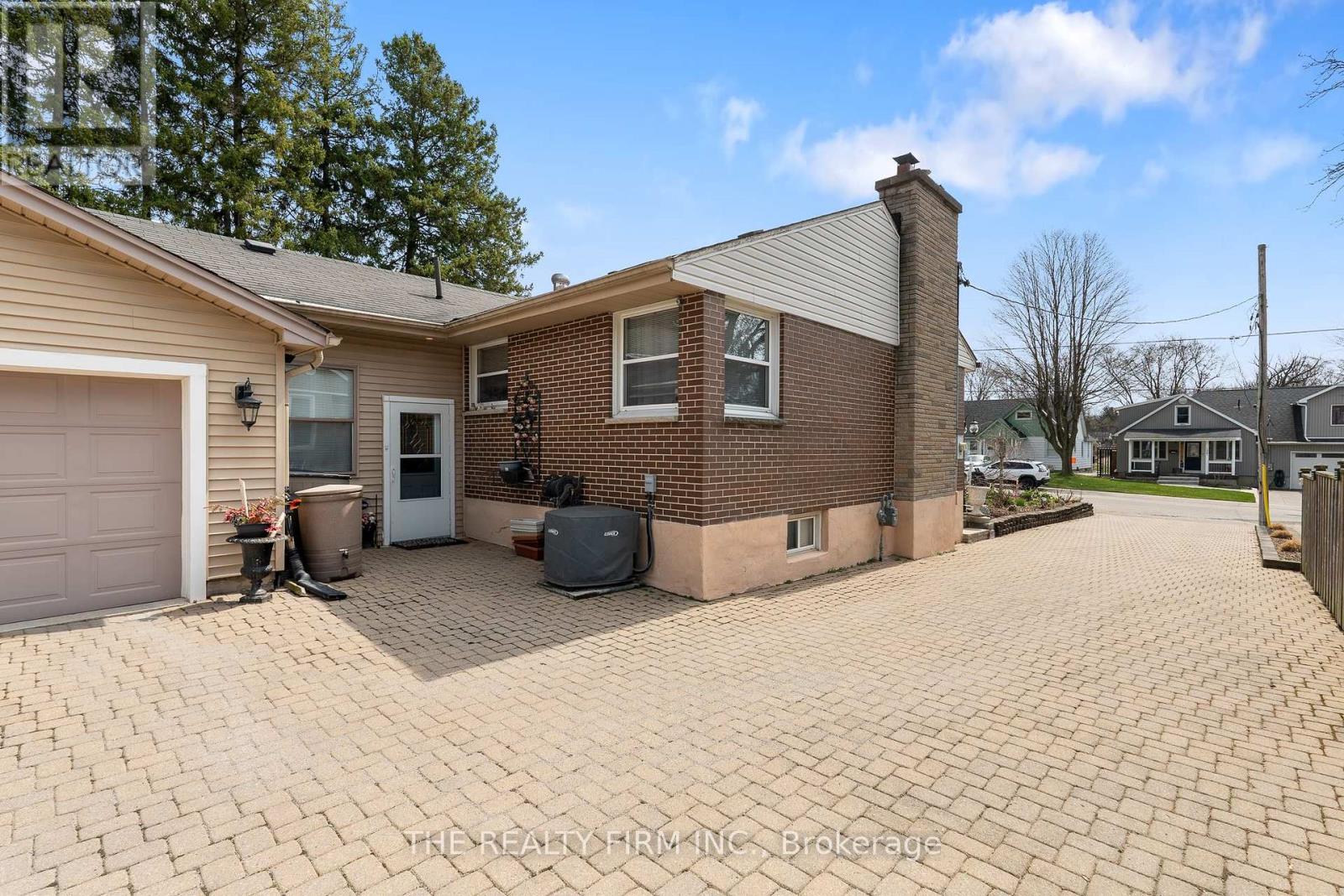 1864 Parkhurst Avenue, London East, Ontario  N5V 2C3 - Photo 9 - X12189760