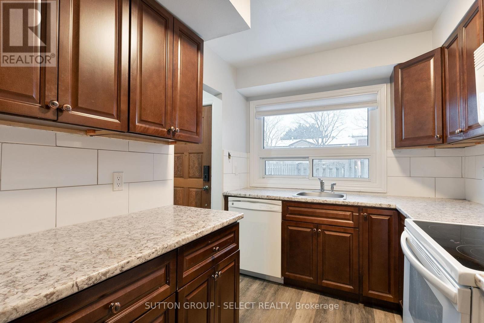 1010 Kipps Lane, London East, Ontario  N5Y 4S5 - Photo 9 - X12189766