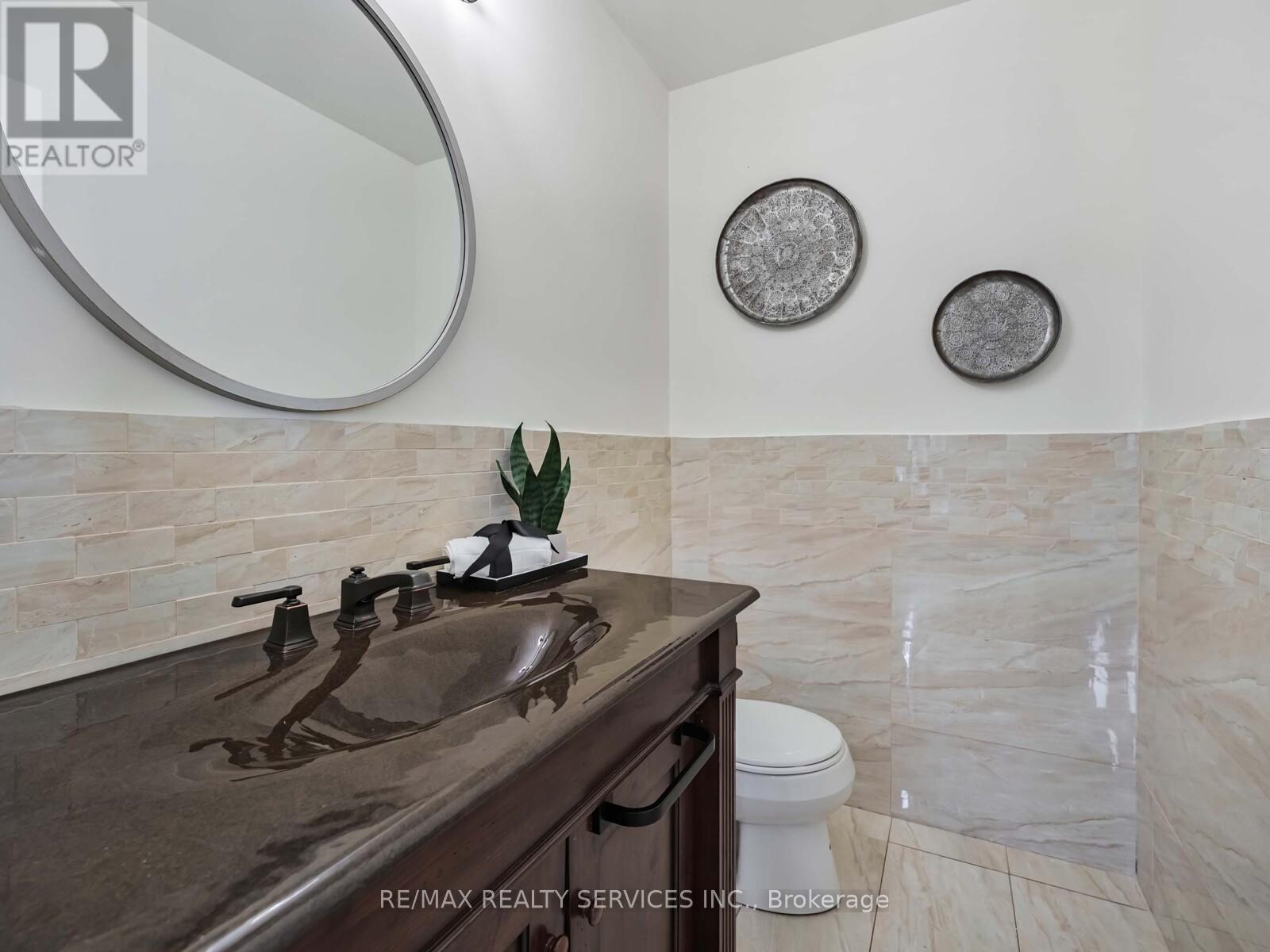 242 Milkweed Way, Oakville, Ontario  L6L 0A6 - Photo 29 - W12173660