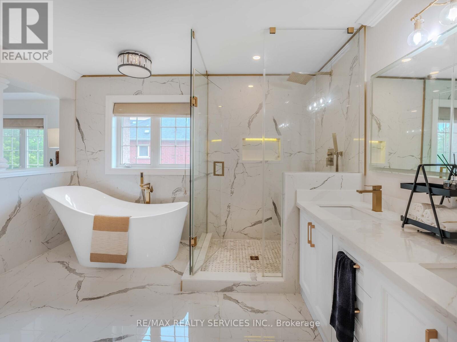 242 Milkweed Way, Oakville, Ontario  L6L 0A6 - Photo 28 - W12173660