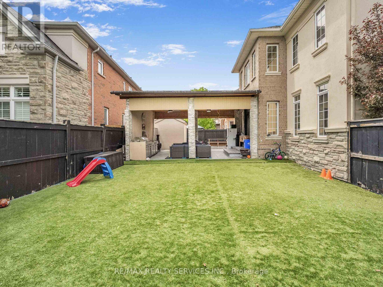 242 Milkweed Way, Oakville, Ontario  L6L 0A6 - Photo 40 - W12173660