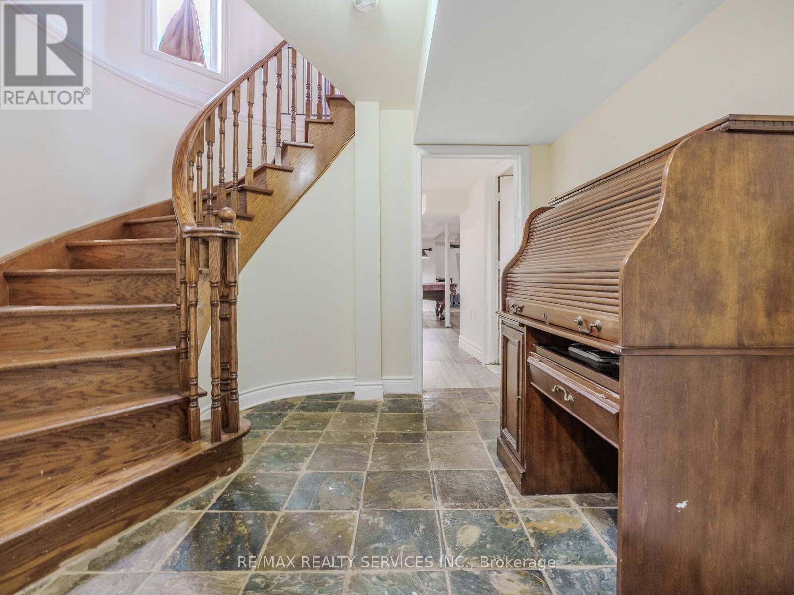 242 Milkweed Way, Oakville, Ontario  L6L 0A6 - Photo 32 - W12173660