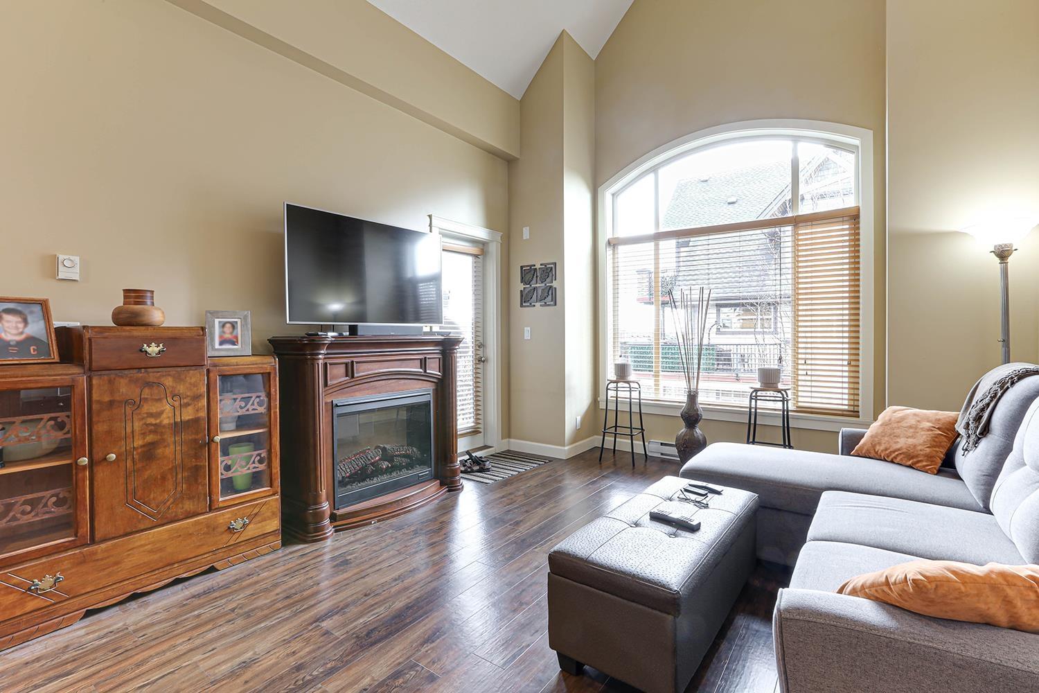 404 8328 207A STREET, langley, British Columbia