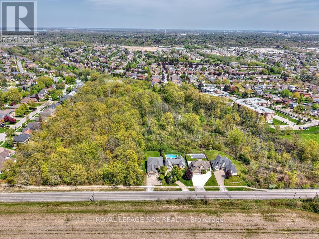 52 Kalar Road N, Niagara Falls, Ontario  L2H 2Y8 - Photo 2 - X12189744