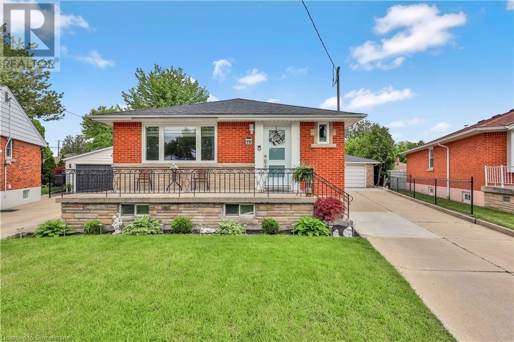 79 Castlefield Drive, Hamilton, Ontario  L8T 3R1 - Photo 2 - 40736183