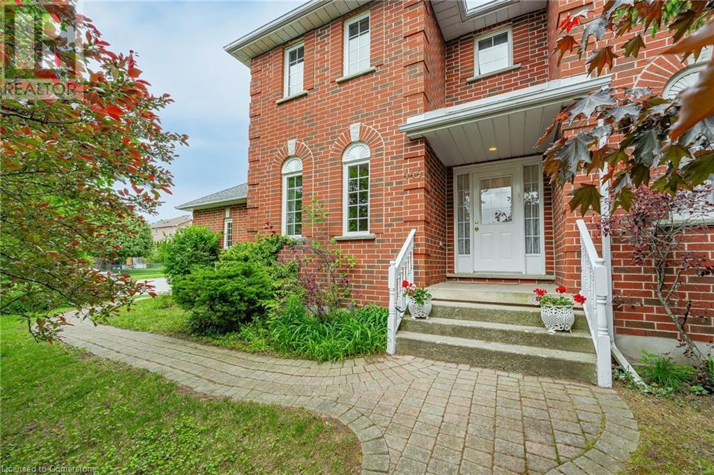 444 BURNETT Drive, Cambridge, Ontario