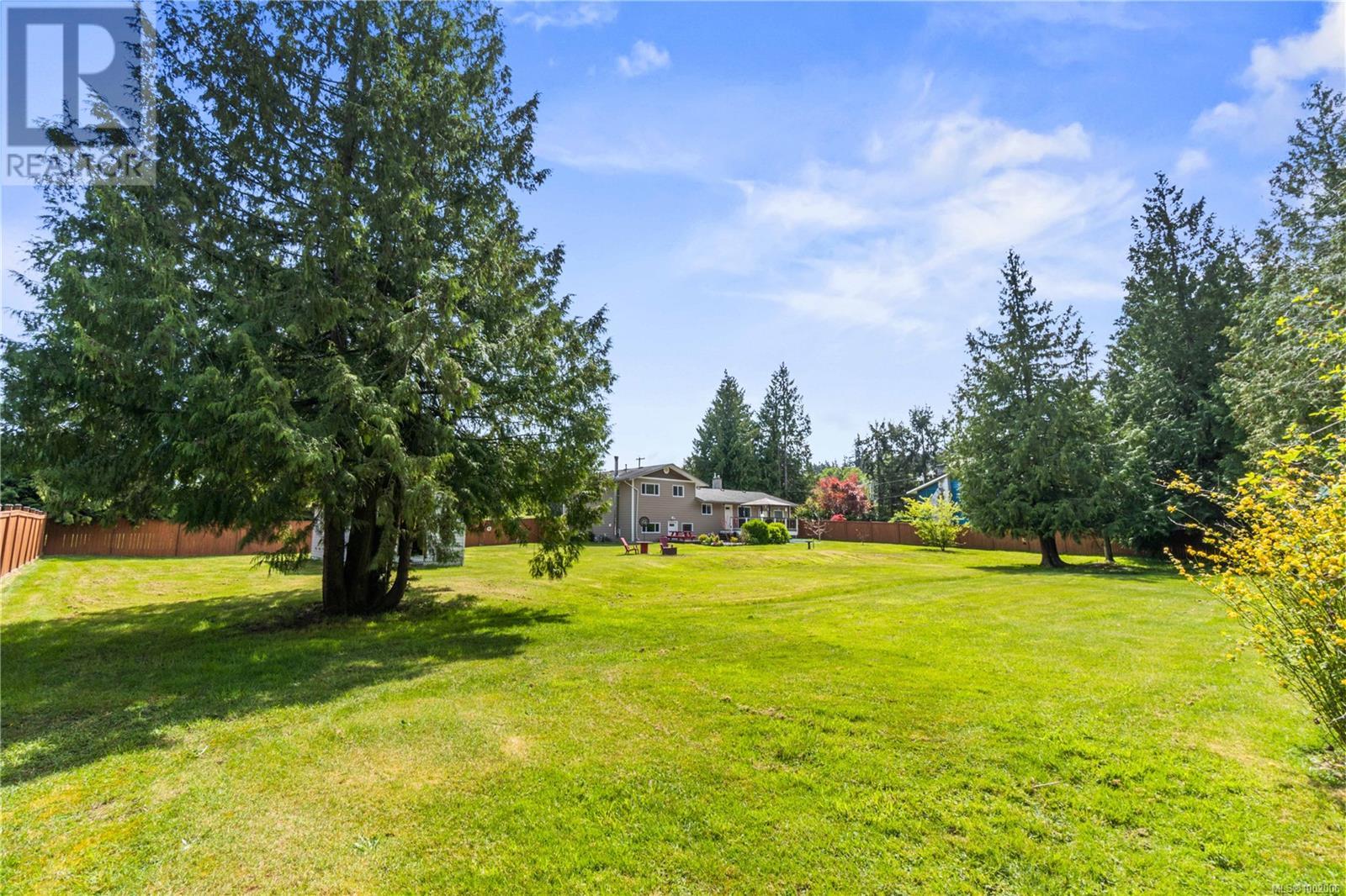 Property at 7554 Superior Rd image 1