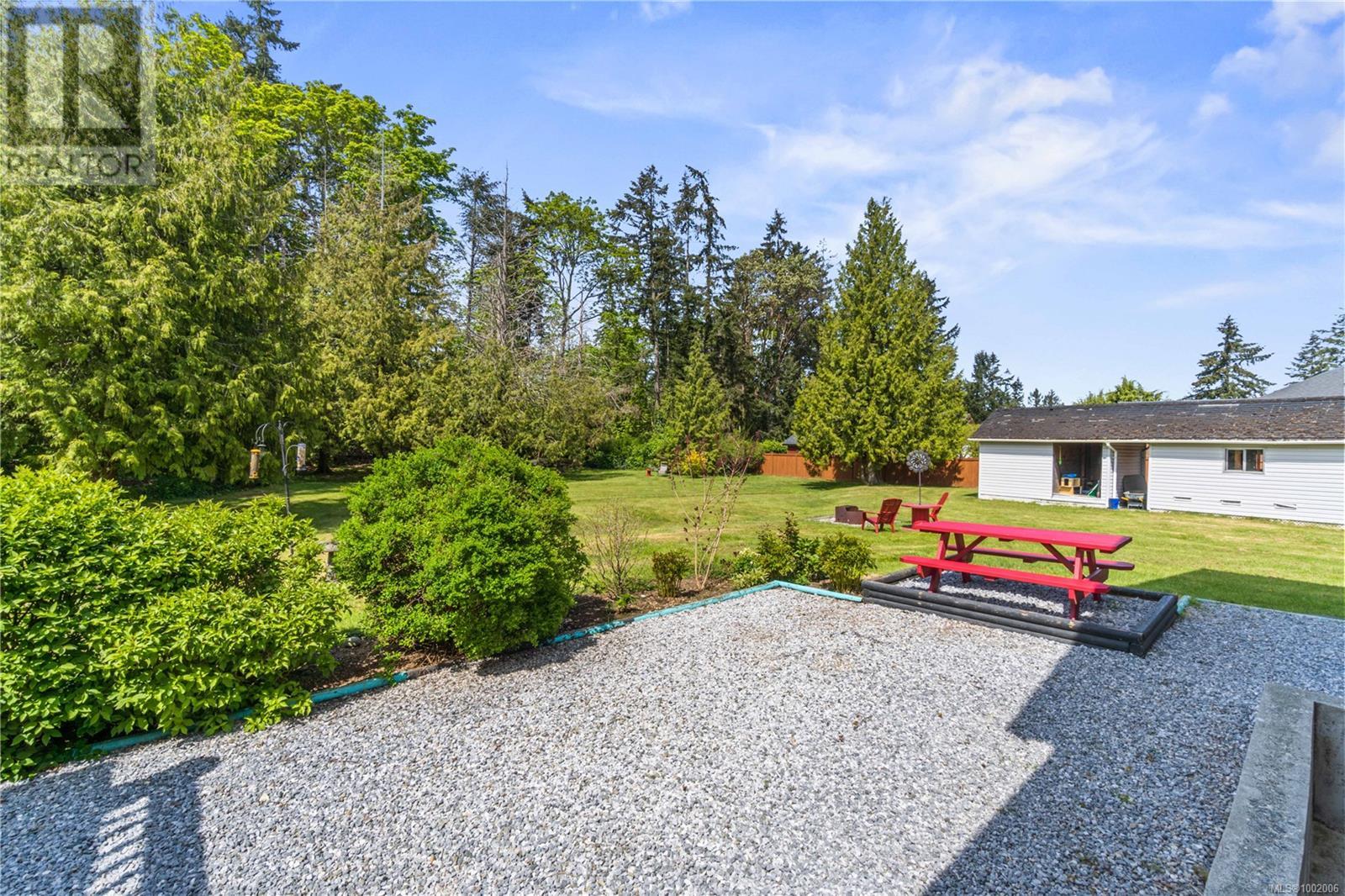 Property at 7554 Superior Rd image 2