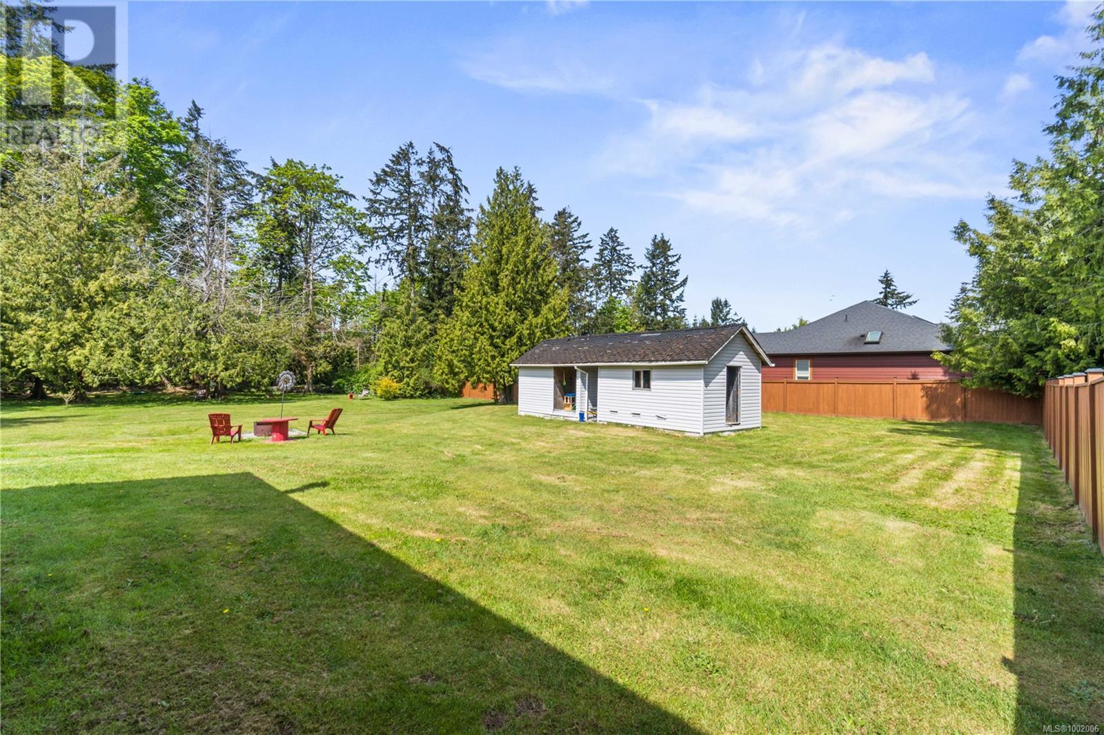 Property at 7554 Superior Rd image 3