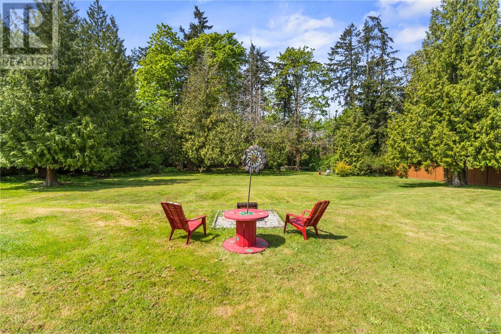 Property at 7554 Superior Rd image 4