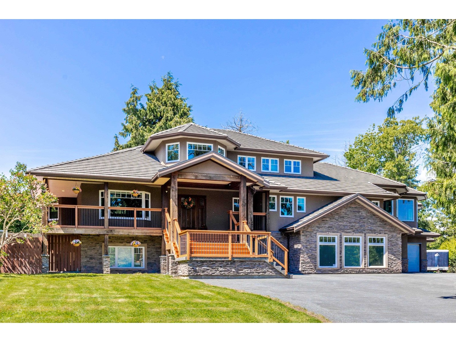 2073 183rd Street, Surrey, British Columbia  V3Z 9W1 - Photo 1 - R3008295