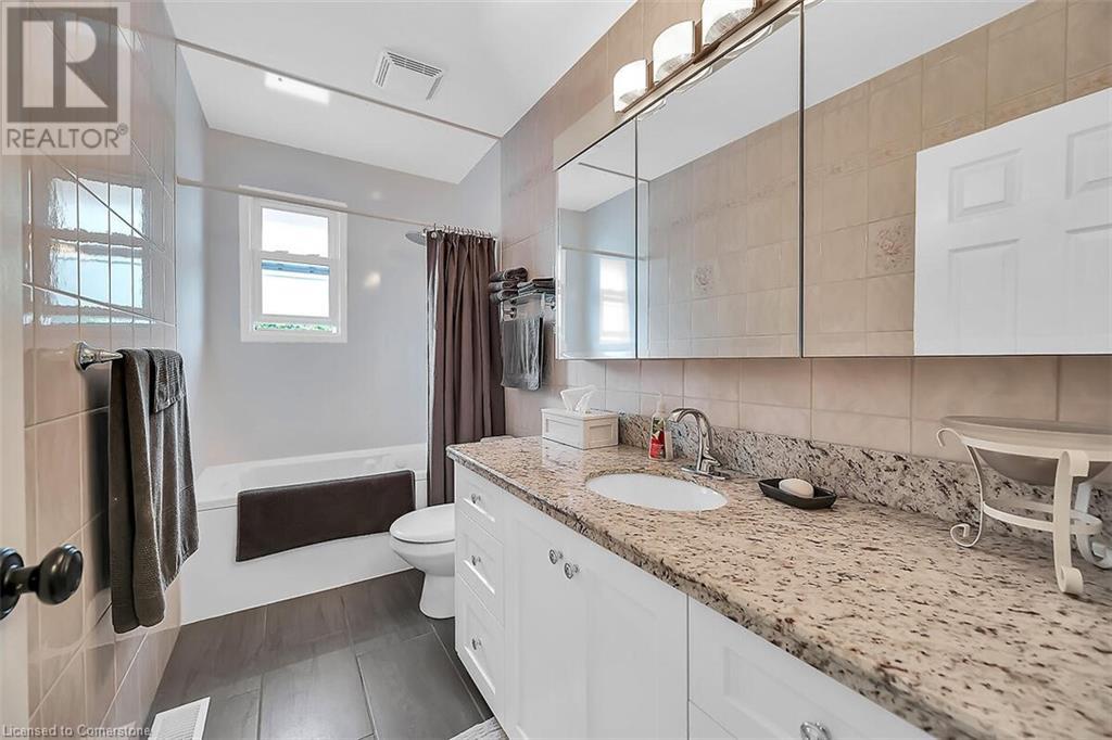 102 Kennedy Avenue, Hamilton, Ontario  L9B 1C7 - Photo 19 - 40736339