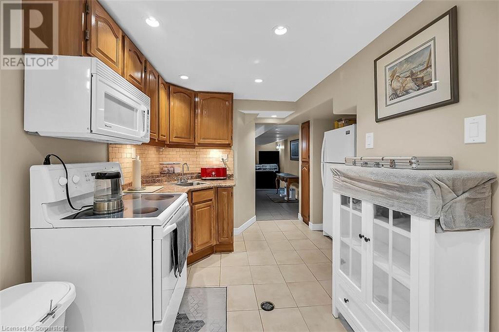 102 Kennedy Avenue, Hamilton, Ontario  L9B 1C7 - Photo 28 - 40736339