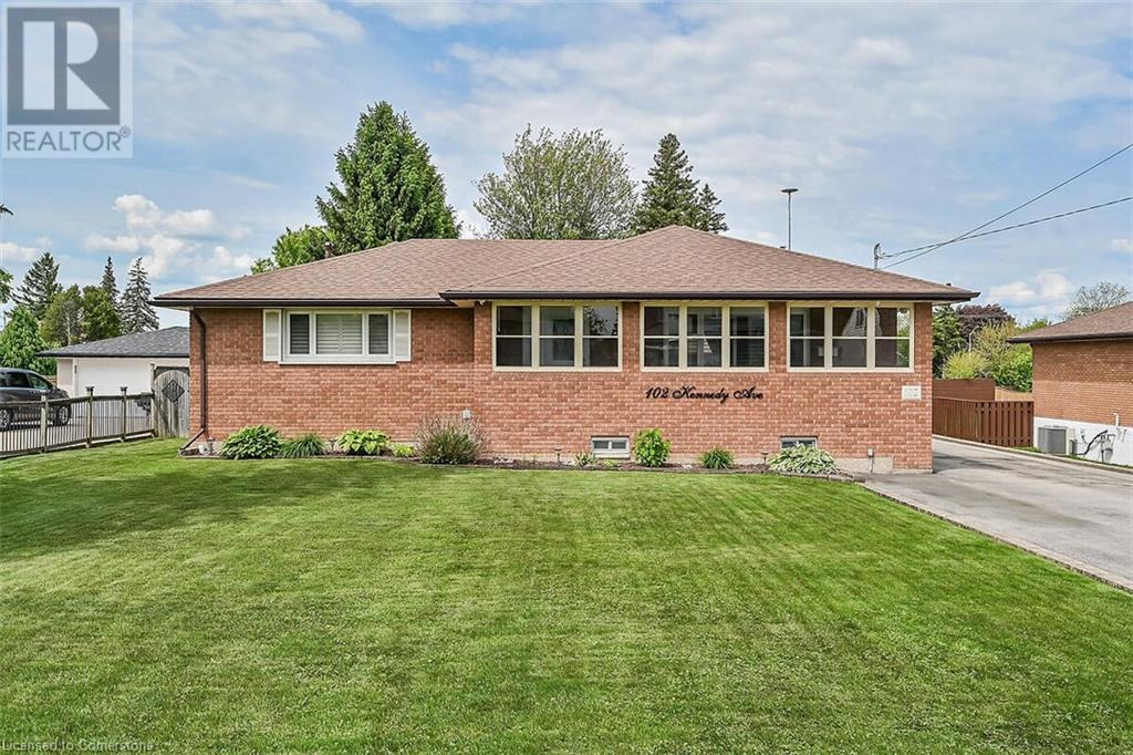 102 Kennedy Avenue, Hamilton, Ontario  L9B 1C7 - Photo 3 - 40736339