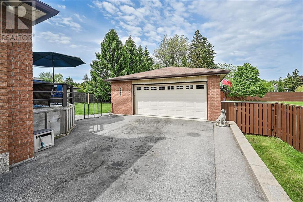 102 Kennedy Avenue, Hamilton, Ontario  L9B 1C7 - Photo 33 - 40736339