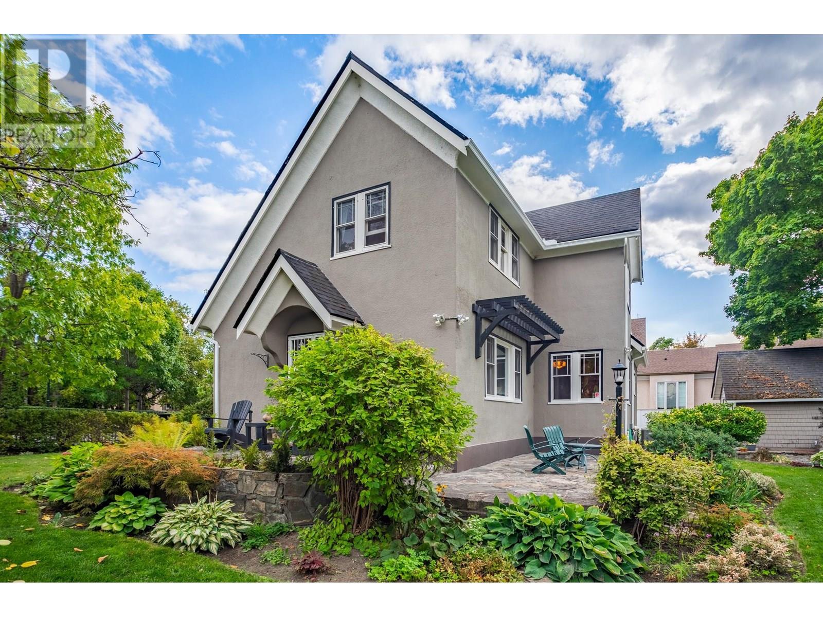Property at 1812 Marshall Street image 4