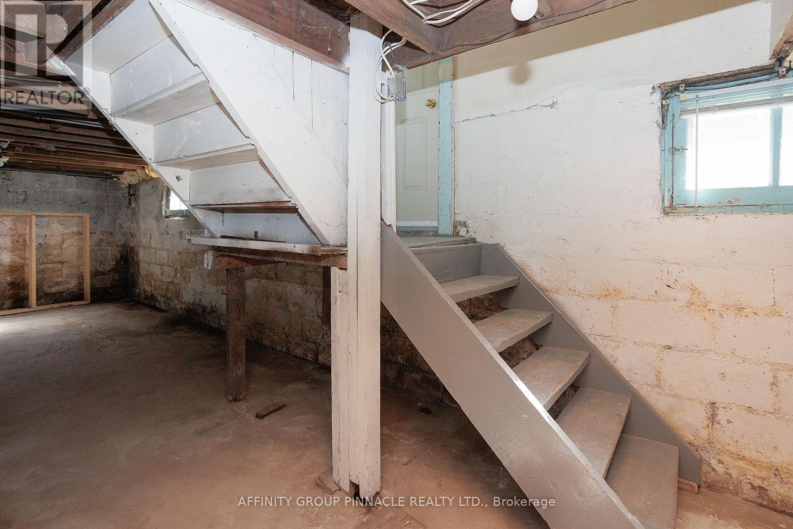 72 Melbourne Street W, Kawartha Lakes, Ontario K9V 2T3 - Photo 40 - X12189646