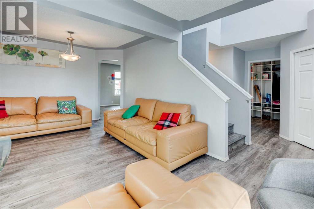 38 Mt Selkirk Place Se, Calgary, Alberta  T2Z 2P8 - Photo 5 - A2226638