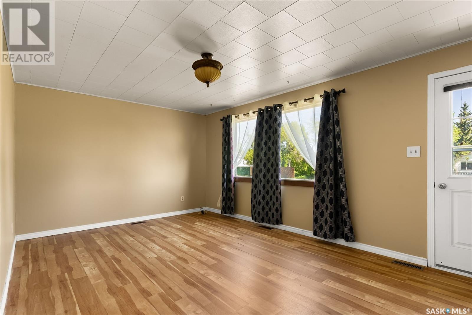 Property at 306 2nd AVENUE image 4
