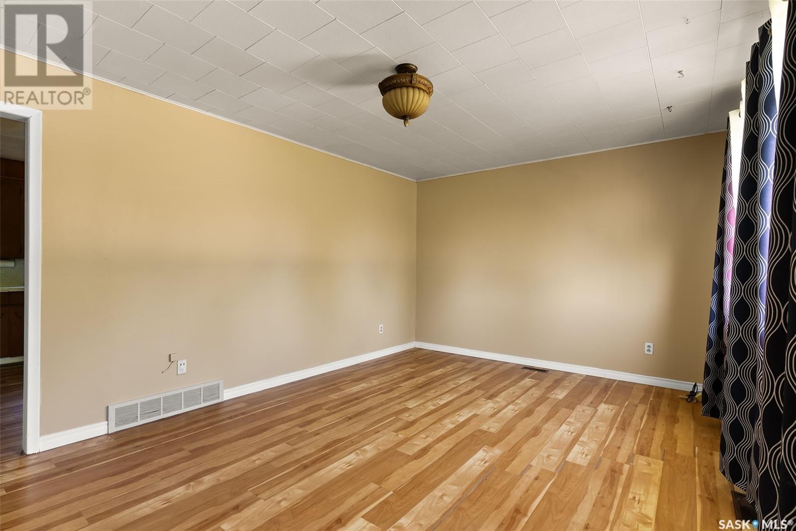 Property at 306 2nd AVENUE image 5