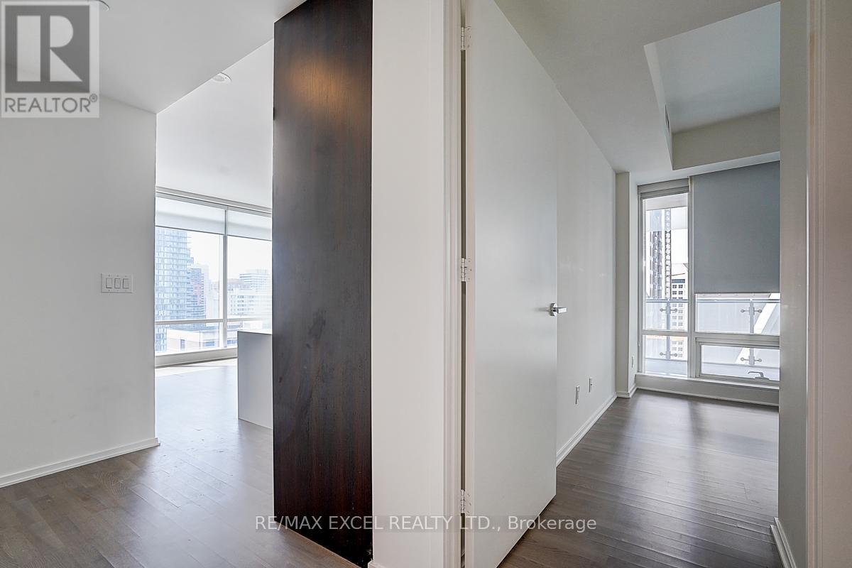 1707 - 1 Bloor Street E, Toronto, Ontario  M4W 1A9 - Photo 8 - C12189534