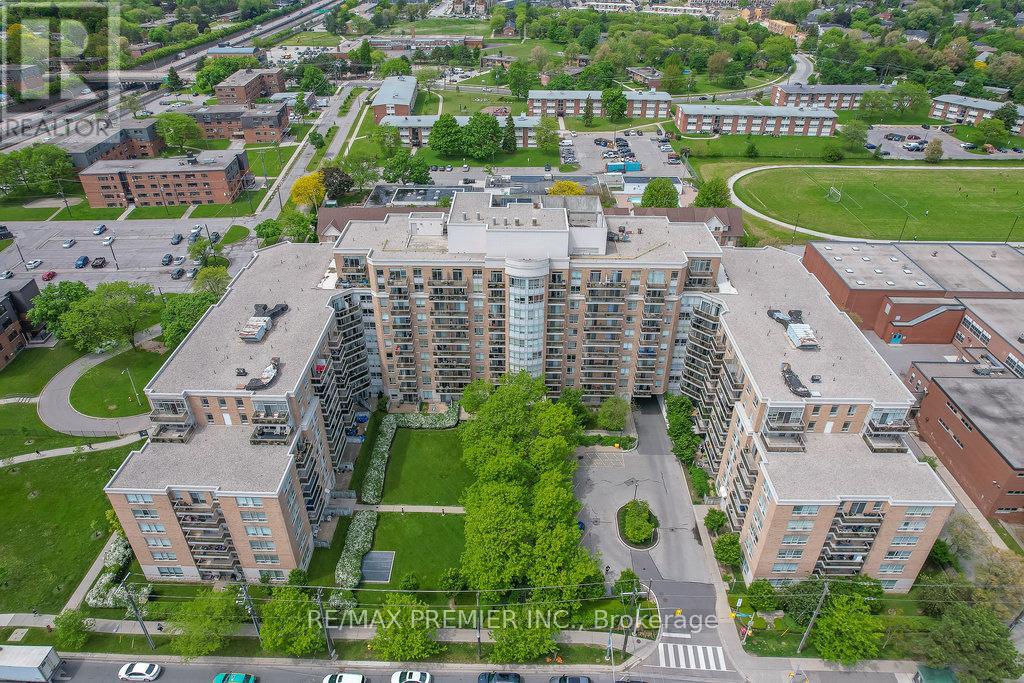 639 - 650 Lawrence Avenue W, Toronto, Ontario  M6A 3E8 - Photo 1 - C12189700