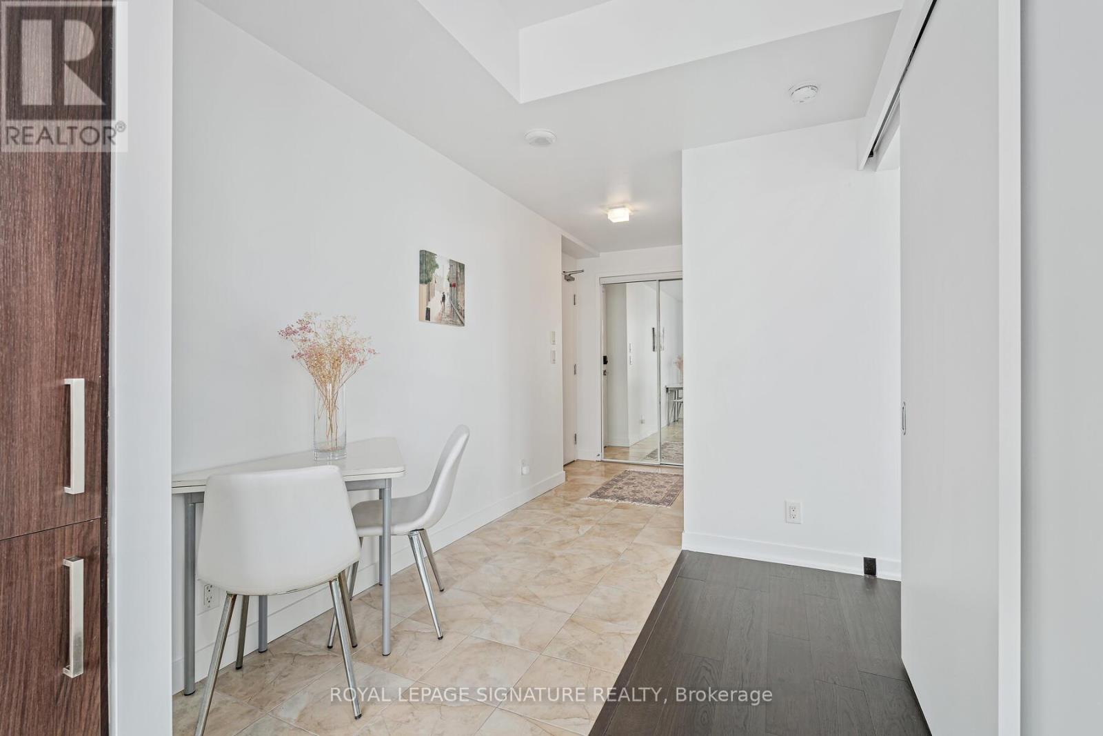 5211 - 14 York Street, Toronto (Waterfront Communities), Ontario  M5J 0B1 - Photo 3 - C12189752