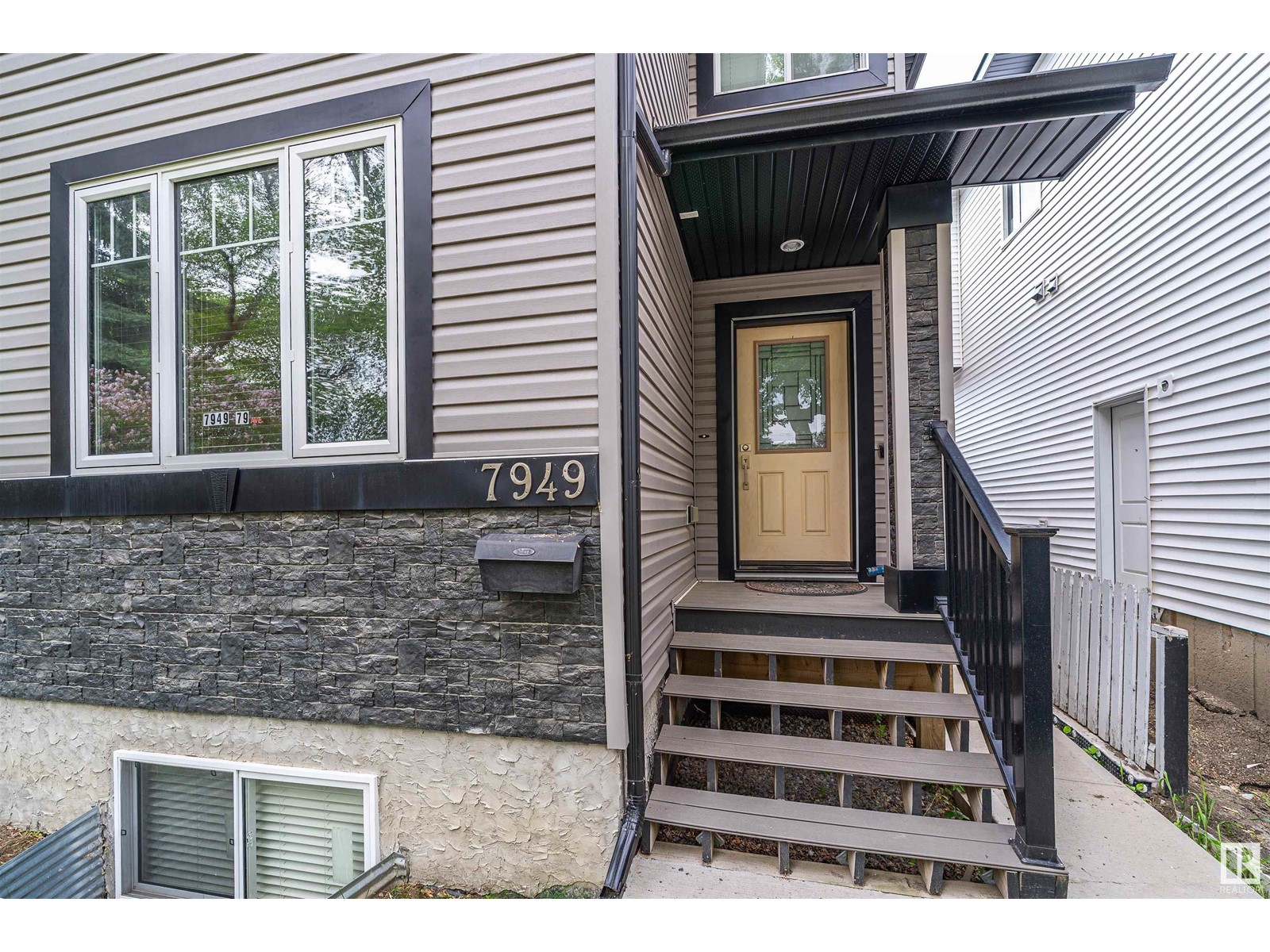 Property at 7949 79 AV NW image 2