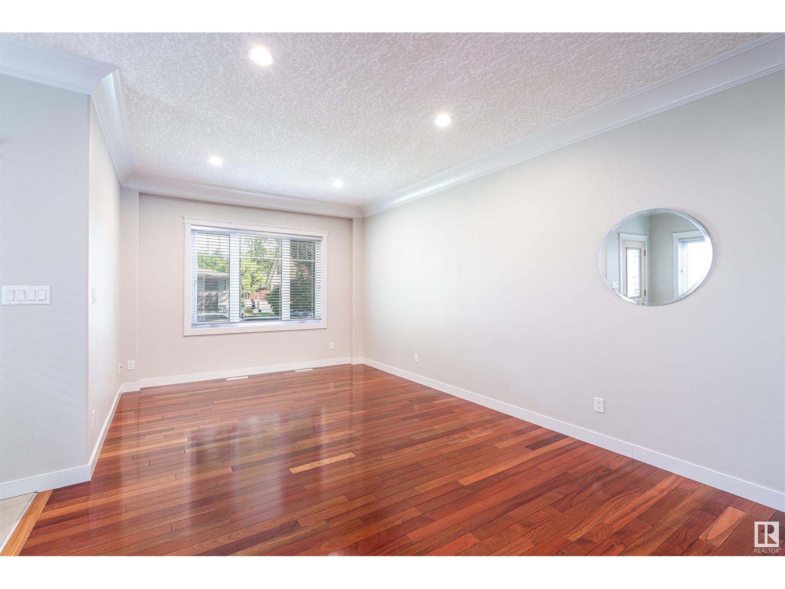 Property at 7949 79 AV NW image 4