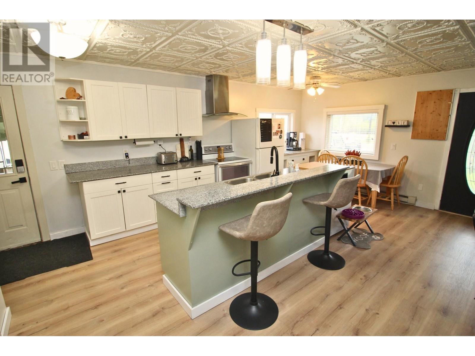 21780 Railway Avenue, Topley, British Columbia  V0J 2Y0 - Photo 3 - R3008976