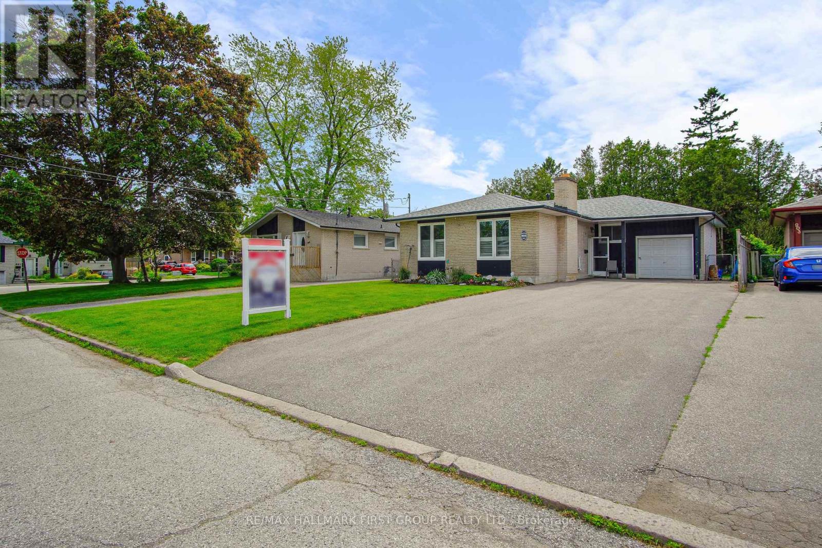 905 Marinet Crescent, Pickering, Ontario  L1W 2M2 - Photo 2 - E12189763