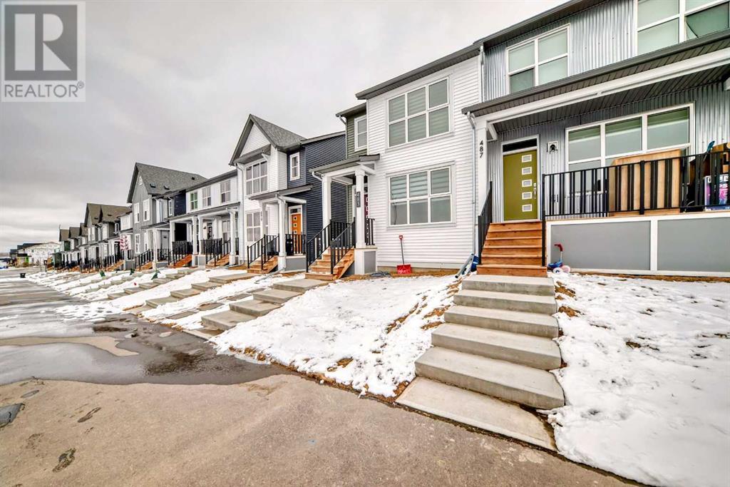 Property at 483 Livingston Way NE image 3