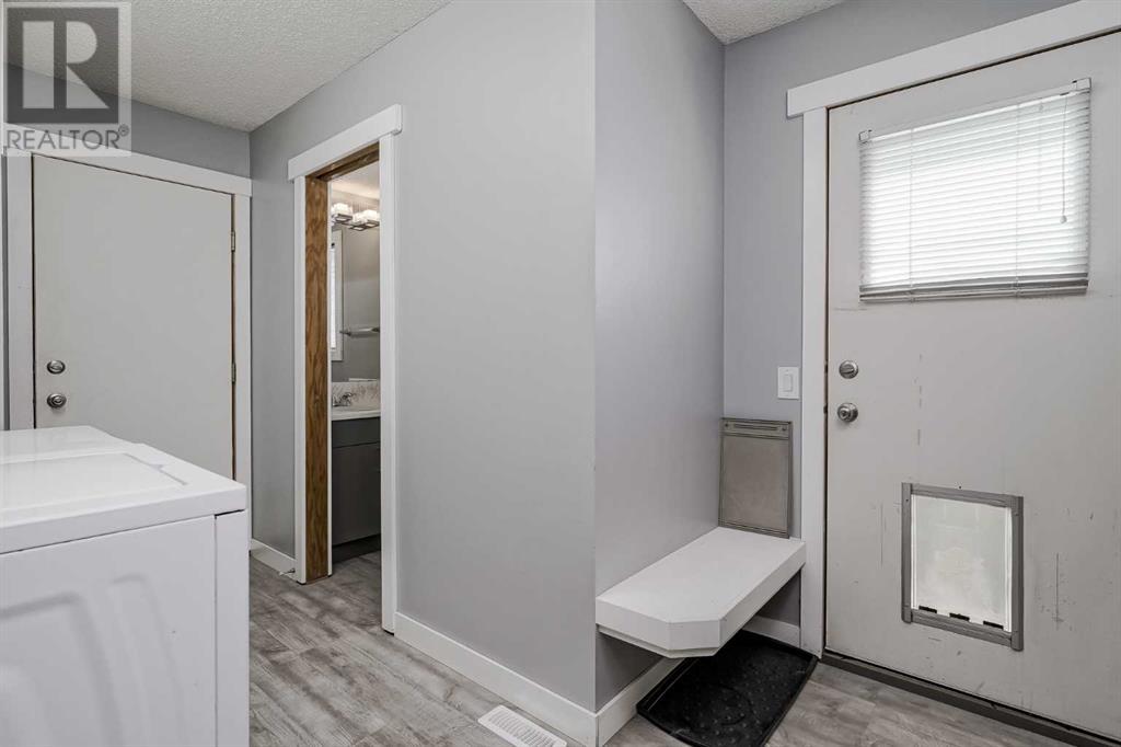 26 Mt Cornwall Circle Se, Calgary, Alberta  T2Z 2J6 - Photo 15 - A2224163