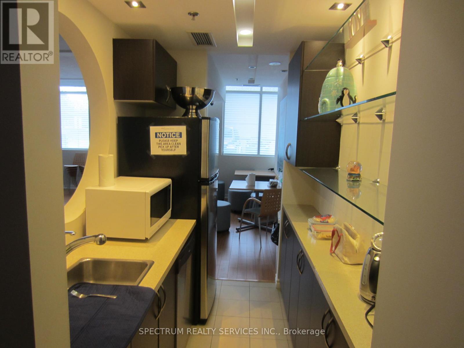 1307 - 3865 Lake Shore Boulevard W, Toronto, Ontario  M8W 1R4 - Photo 13 - W12142542