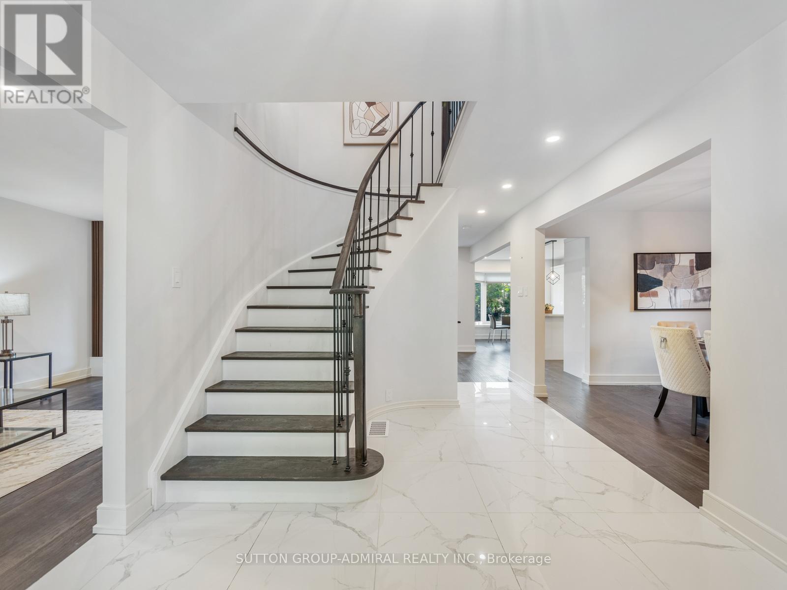 97 Golf Links Drive, Aurora, Ontario  L4G 3V4 - Photo 14 - N12189562