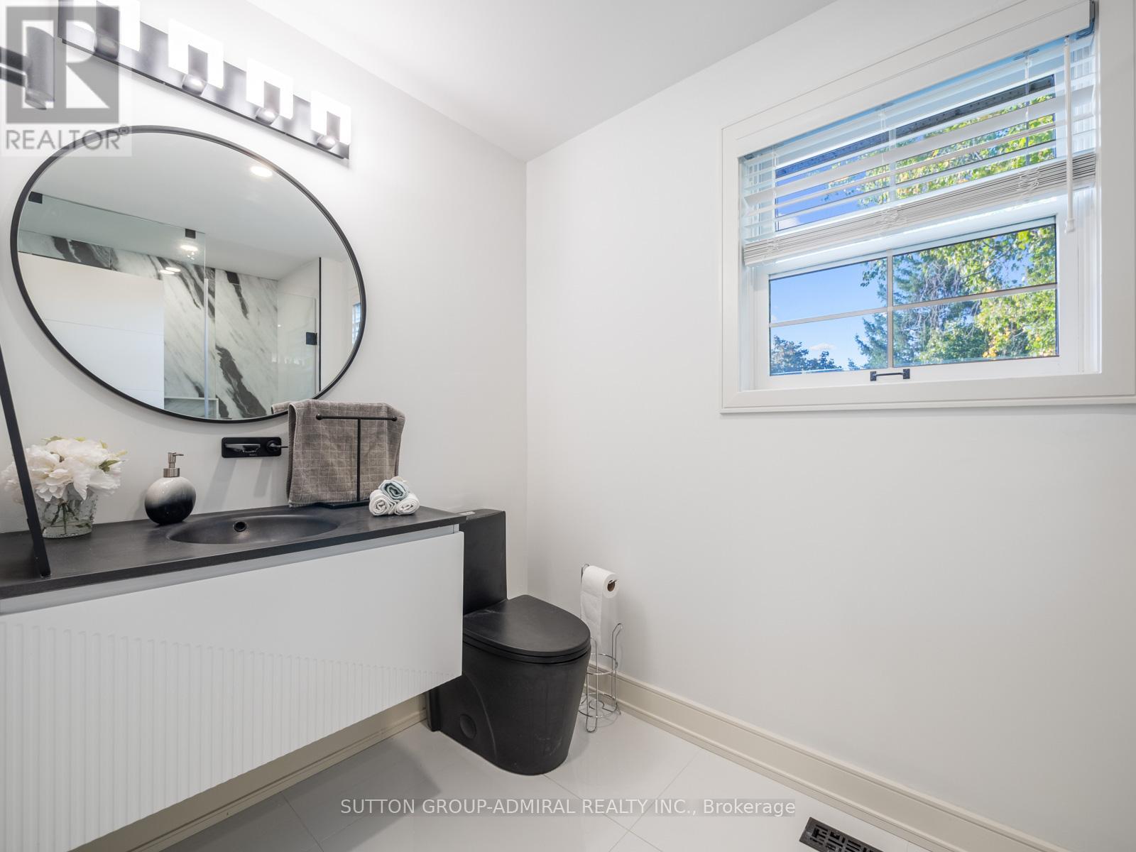 97 Golf Links Drive, Aurora, Ontario  L4G 3V4 - Photo 20 - N12189562
