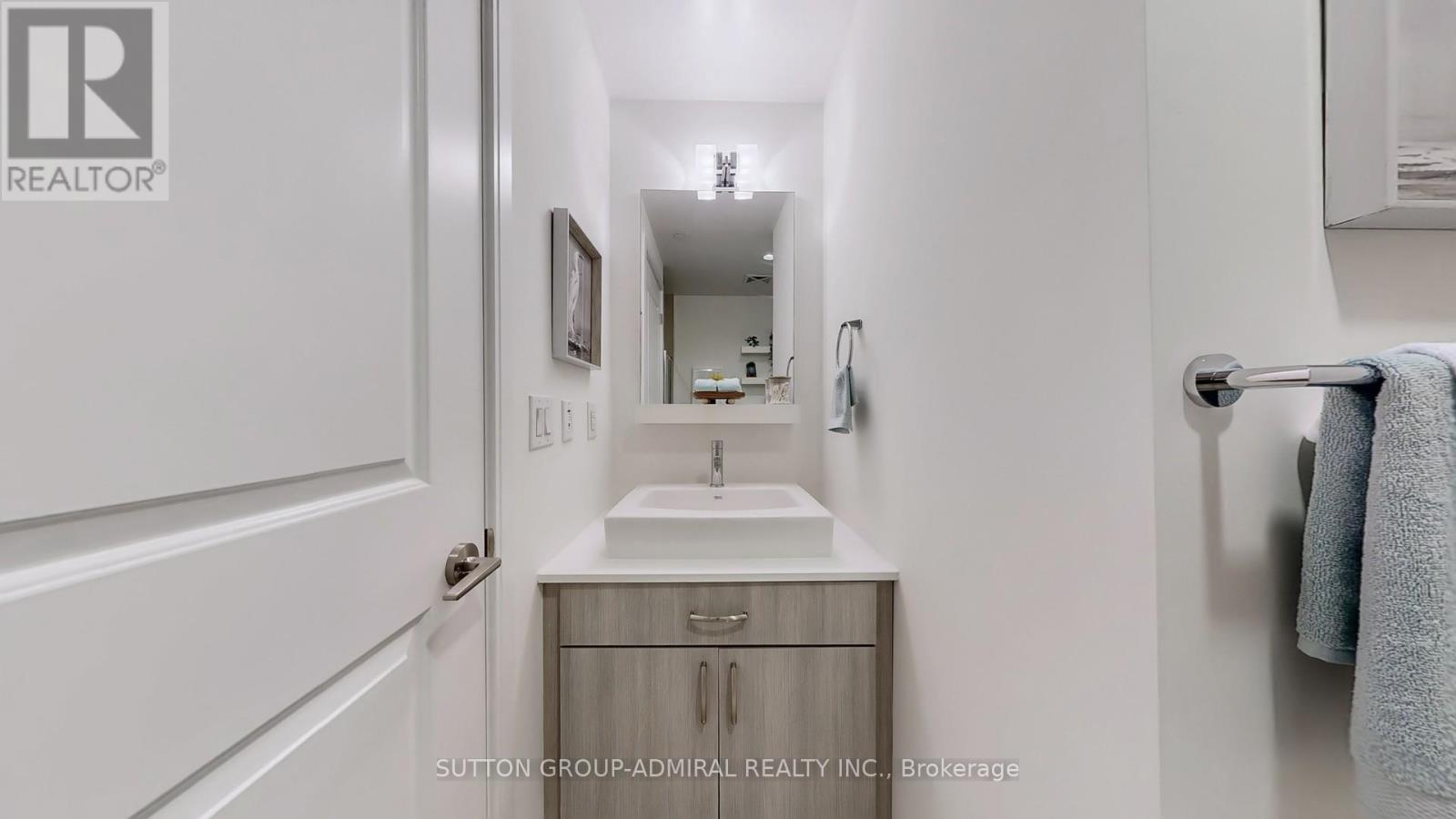 1711 - 9205 Yonge Street, Richmond Hill, Ontario  L4C 1V5 - Photo 17 - N12189714