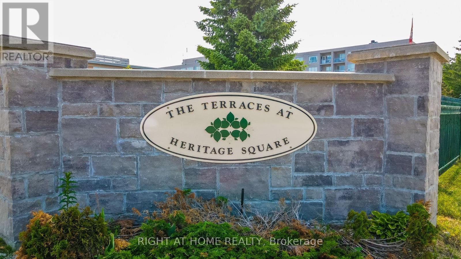 202 - 90 DEAN AVENUE, Barrie, Ontario